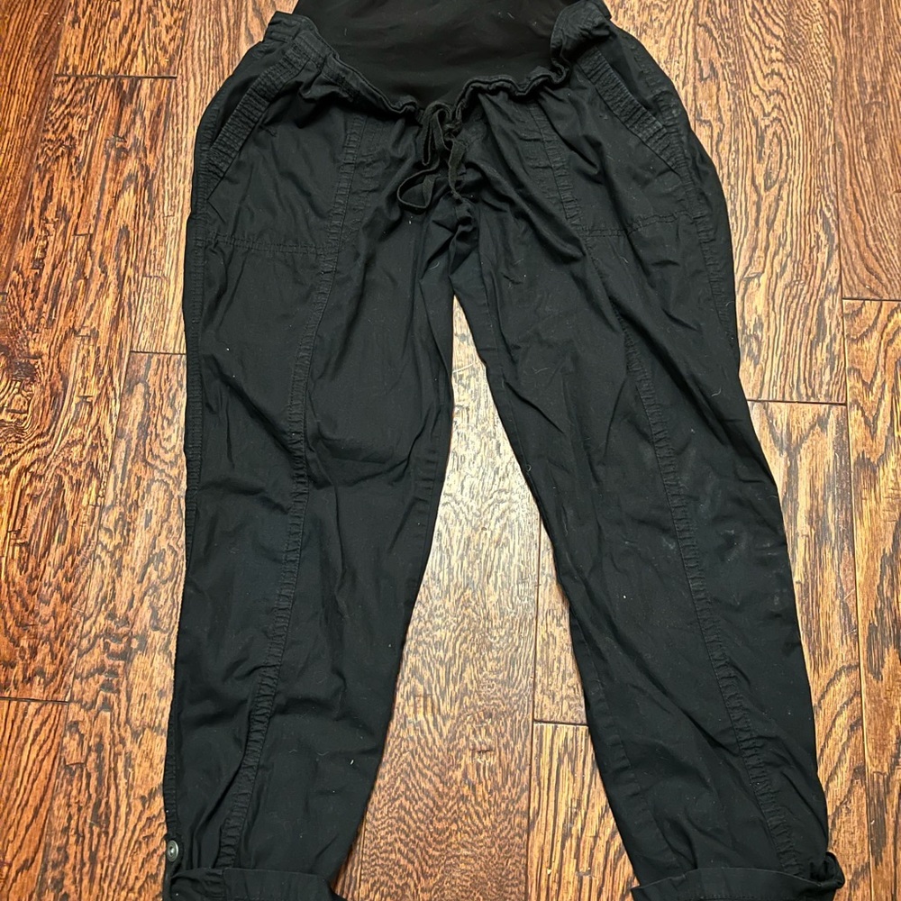 Motherhood maternity black cargo style crop/capri pants. Size L